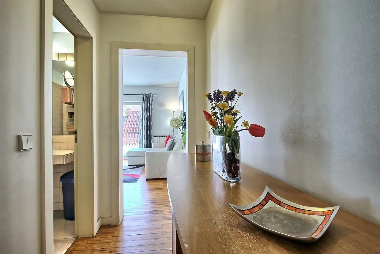 Myplacelisbon - Bairro Alto Apartment 0*, Lisbon
